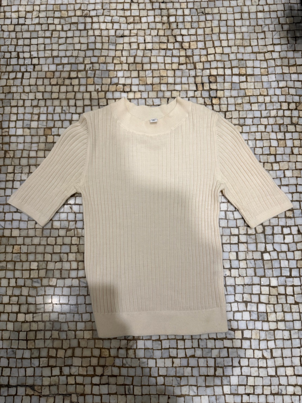 Uniqlo Women Extra Fine Merino Ribbed Mock Neck Half-Sleeve Sweater
